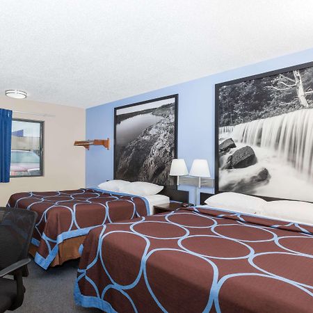 Super 8 By Wyndham Manhattan Ks Εξωτερικό φωτογραφία