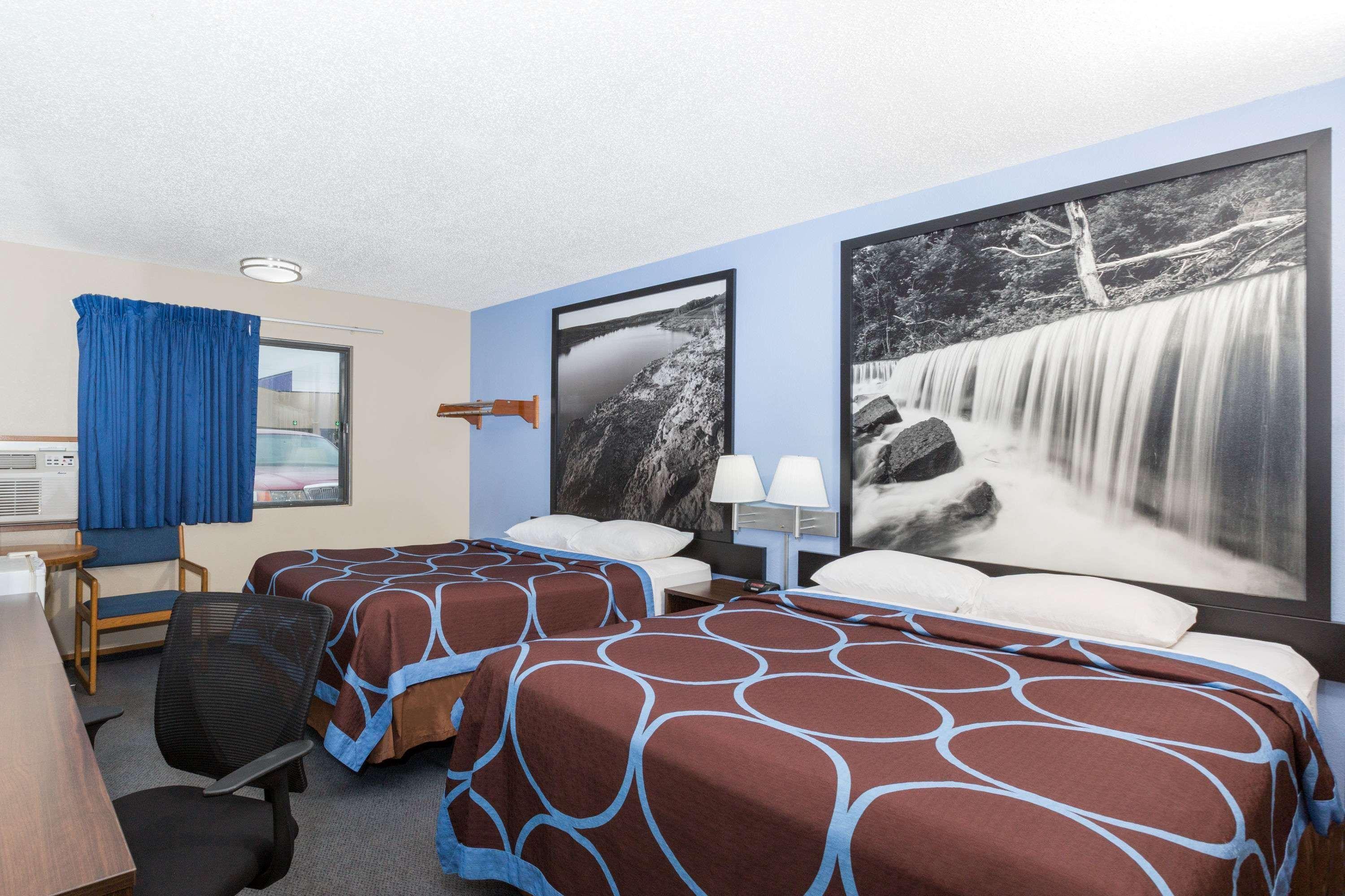Super 8 By Wyndham Manhattan Ks Εξωτερικό φωτογραφία