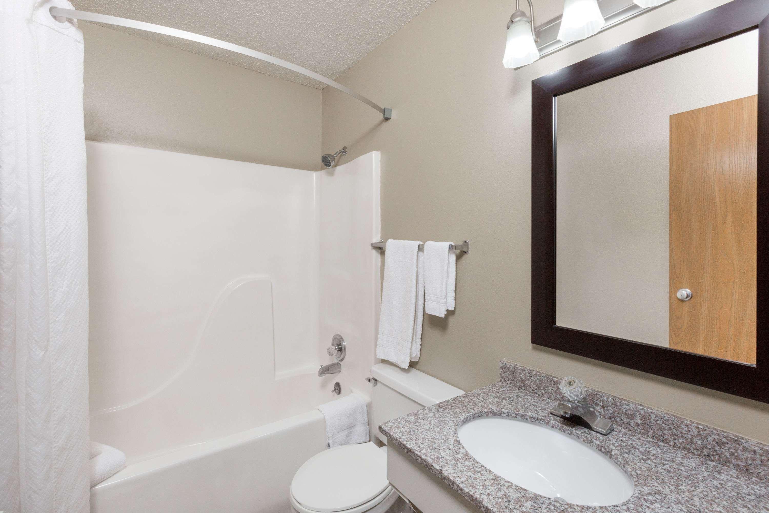 Super 8 By Wyndham Manhattan Ks Εξωτερικό φωτογραφία