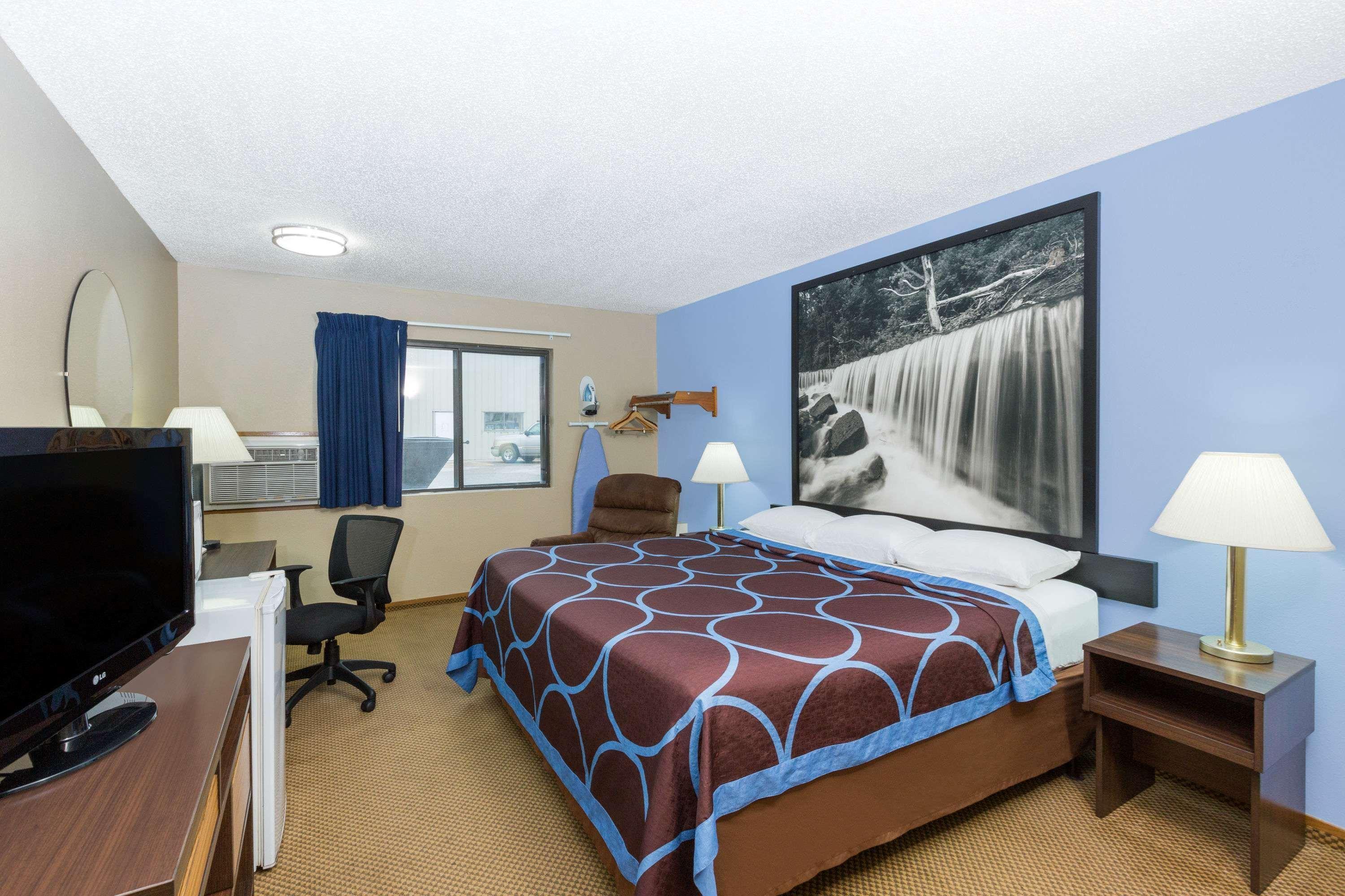 Super 8 By Wyndham Manhattan Ks Εξωτερικό φωτογραφία