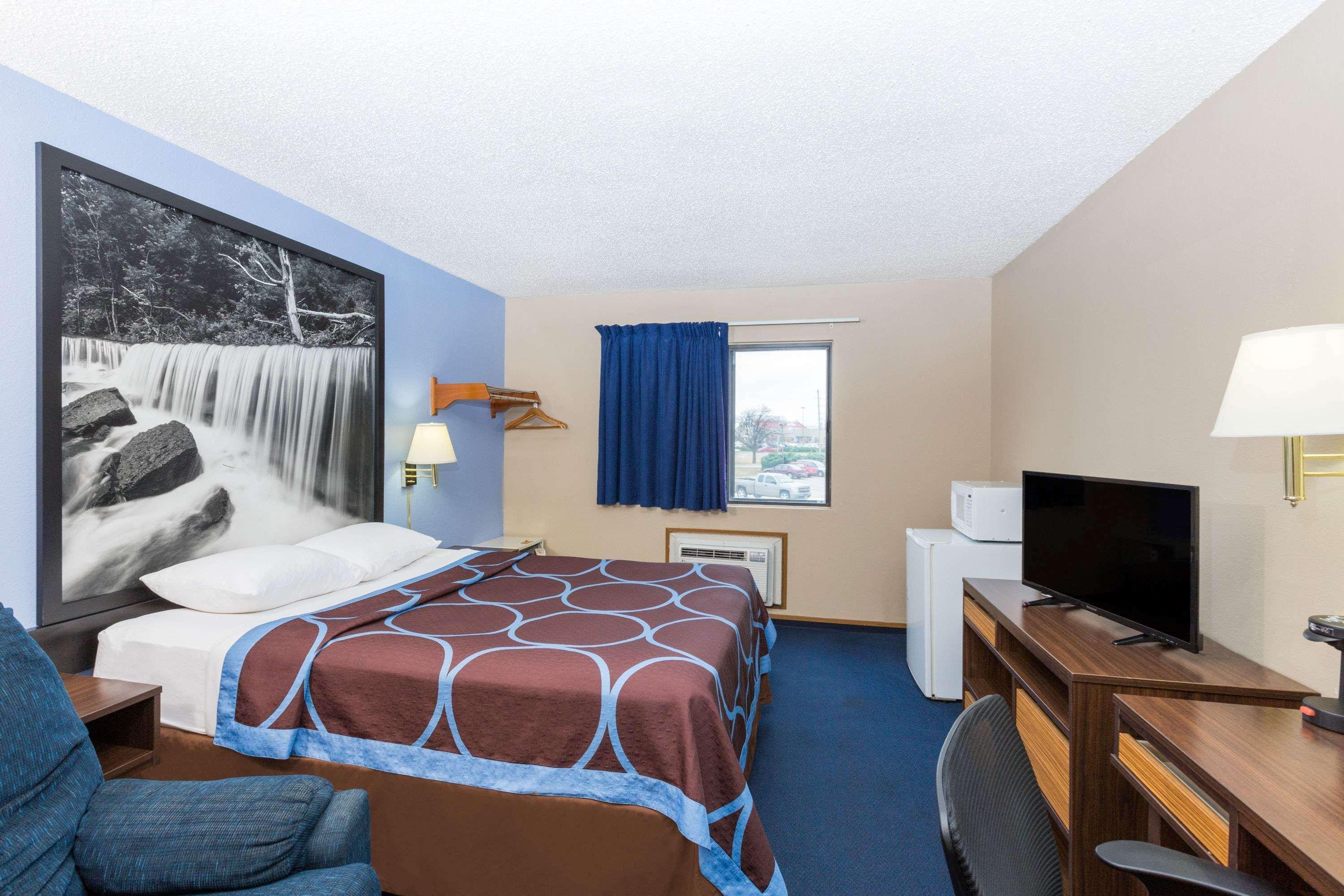 Super 8 By Wyndham Manhattan Ks Εξωτερικό φωτογραφία