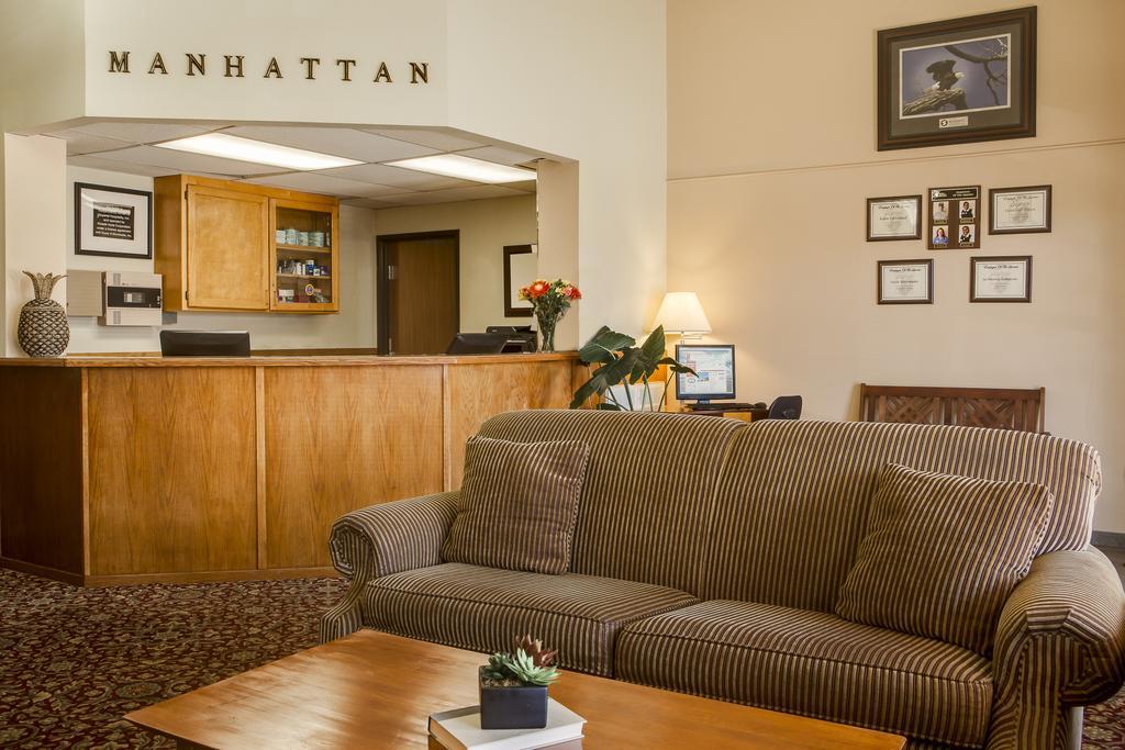 Super 8 By Wyndham Manhattan Ks Εξωτερικό φωτογραφία
