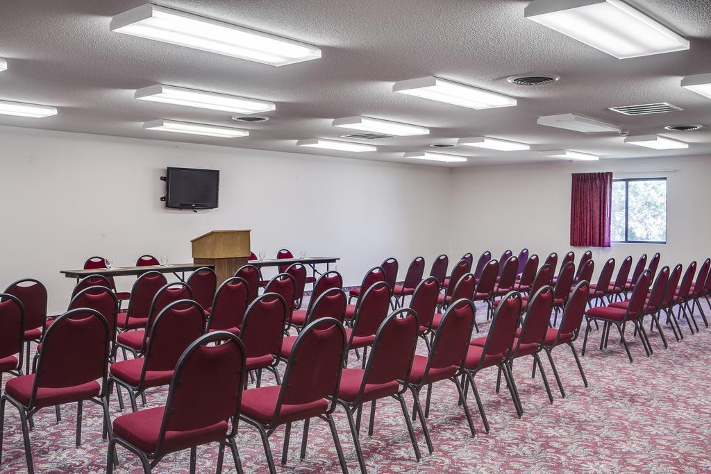Super 8 By Wyndham Manhattan Ks Εξωτερικό φωτογραφία